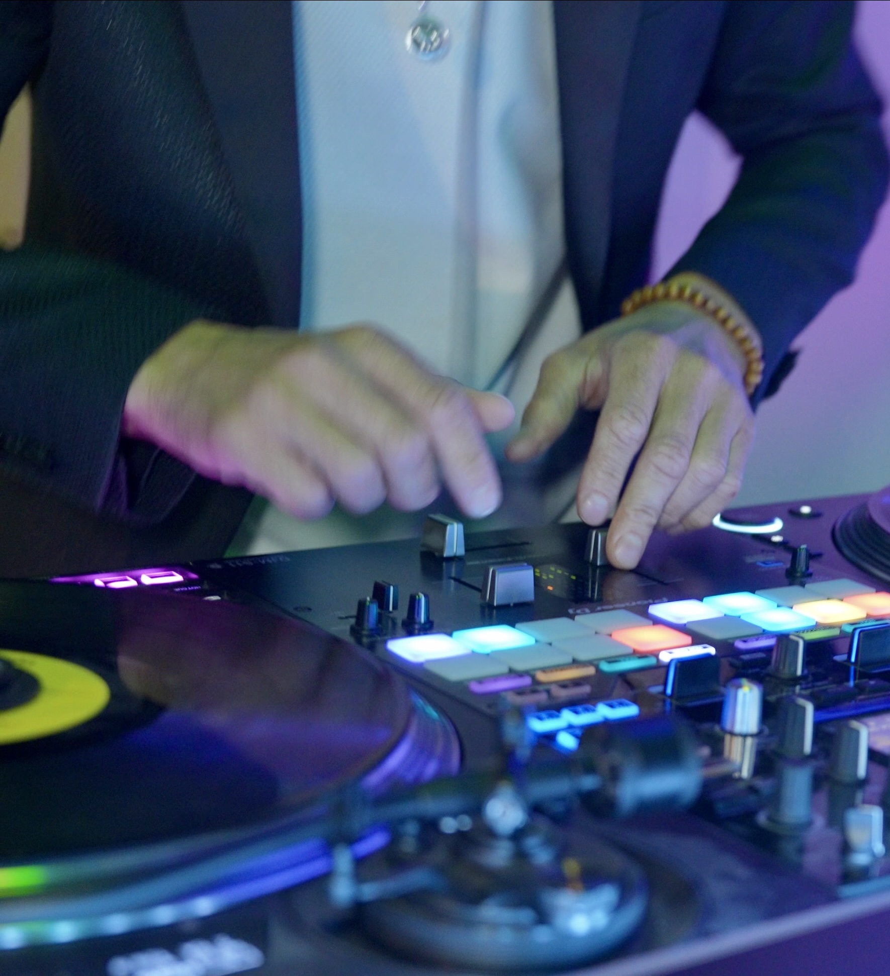 DJ à Aix-en-Provence – Animation Mariage, Anniversaire, Séminaire, Soirée d’Entreprise & Convention